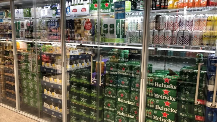 Øl i dagligvarebutikk.