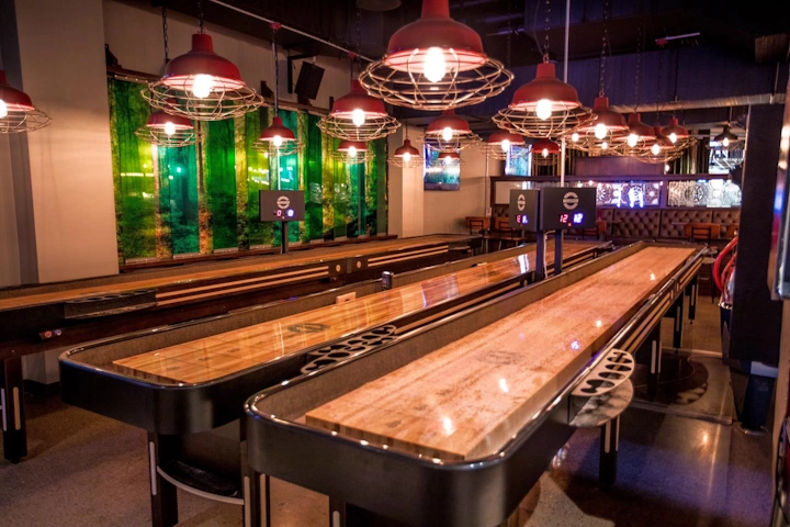 Mannfolk-kveld på Hasle Linie Gastropub 6 Shuffleboard Hasle Linie Gastropub