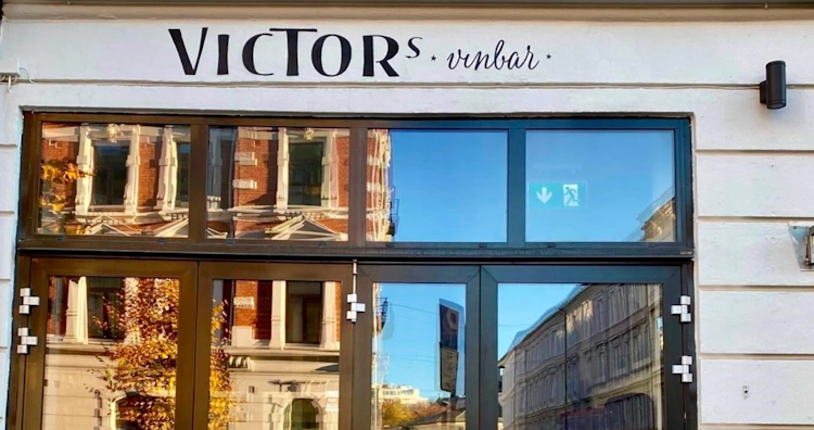 Inn i varmen hos Victor's Vinbar 3 Victors eksterior